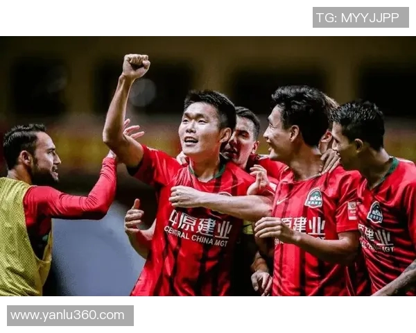 武汉足球队以55分稳居锦标赛积分榜首位争夺冠军势头强劲