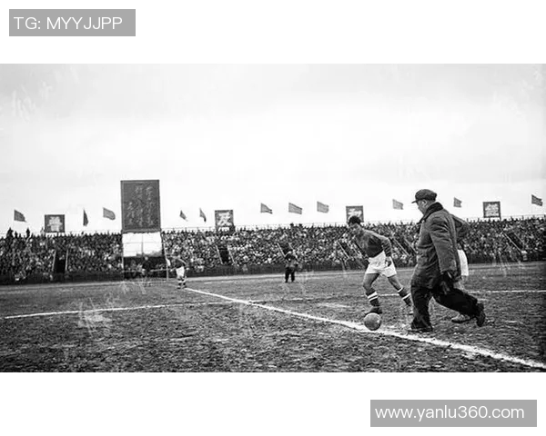 业余足球明星的崛起与传奇故事揭秘，如何在草根舞台上闪耀光芒